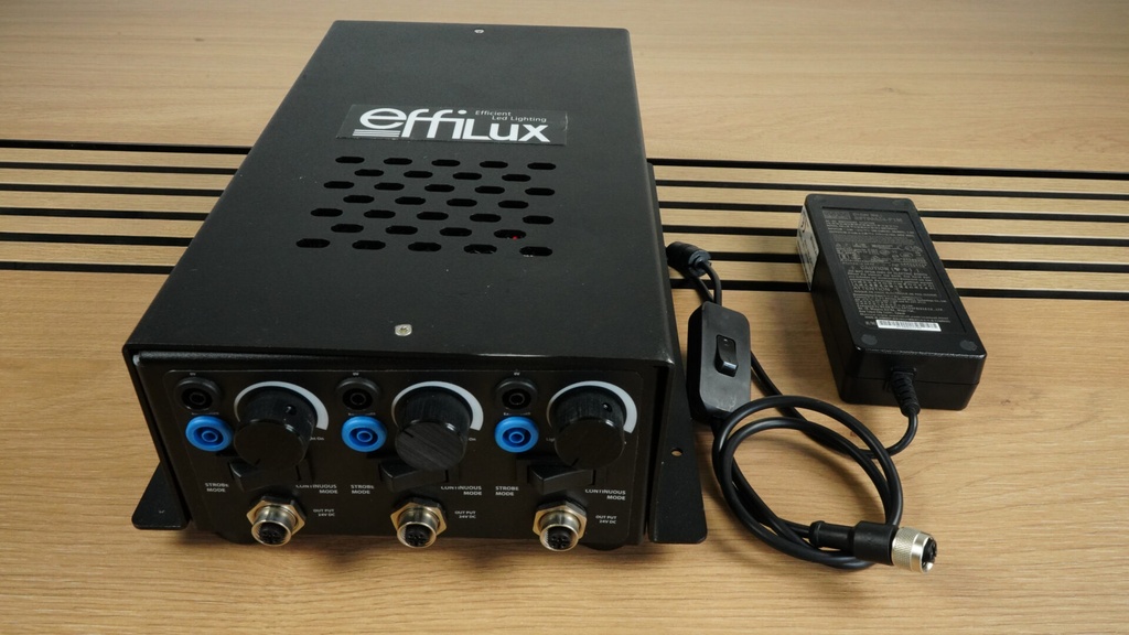 1 output, 200W / 24V - 8A To be plugged into the mains supply. Delivered with a European-plug mains cable. Cables to connect the proucts must be ordered separately / 1XM12P = 1 M12 power connector output
