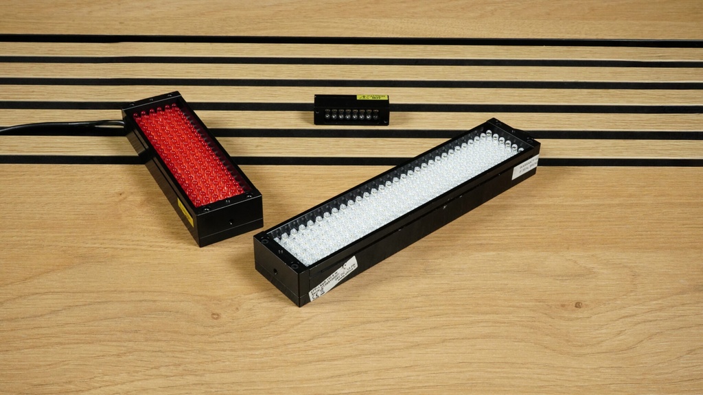 Small LED spot deliver with the windows' kit - Wavelength : 940nm: Infrared - Size: 30mm x 25mm